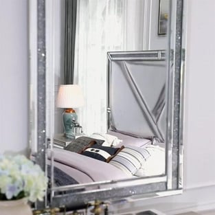 Bedroom  Silver, Champagne Homey Design  photo